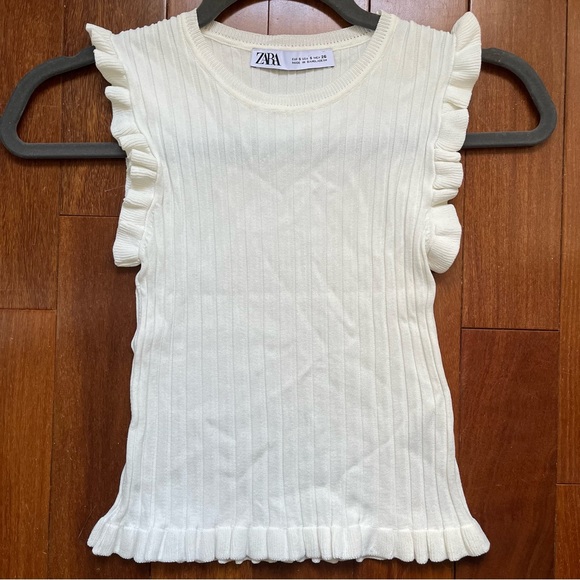 🌟2/$14🌟 Zara Cropped Ruffle Frilly Sleeveless Blouse - Picture 2 of 5